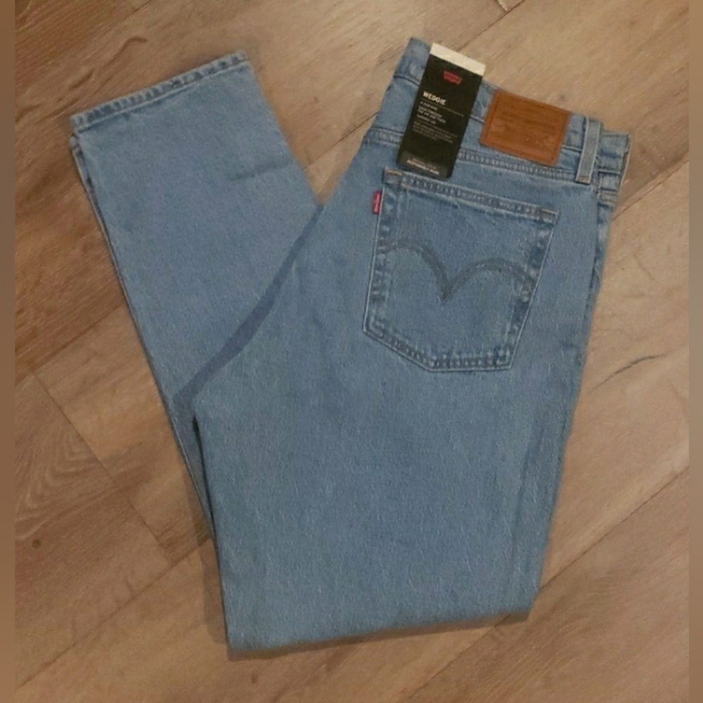 NWT Levi's Levis Premium Wedgie Highrise Tapered Leg Denim Jeans 31 / 12
